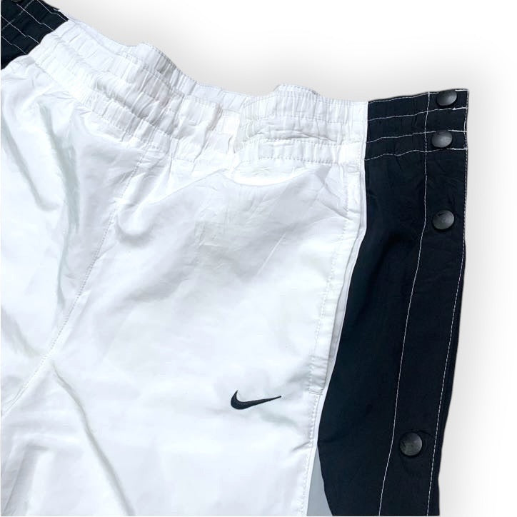 NIKE TRACKPANTS (L)