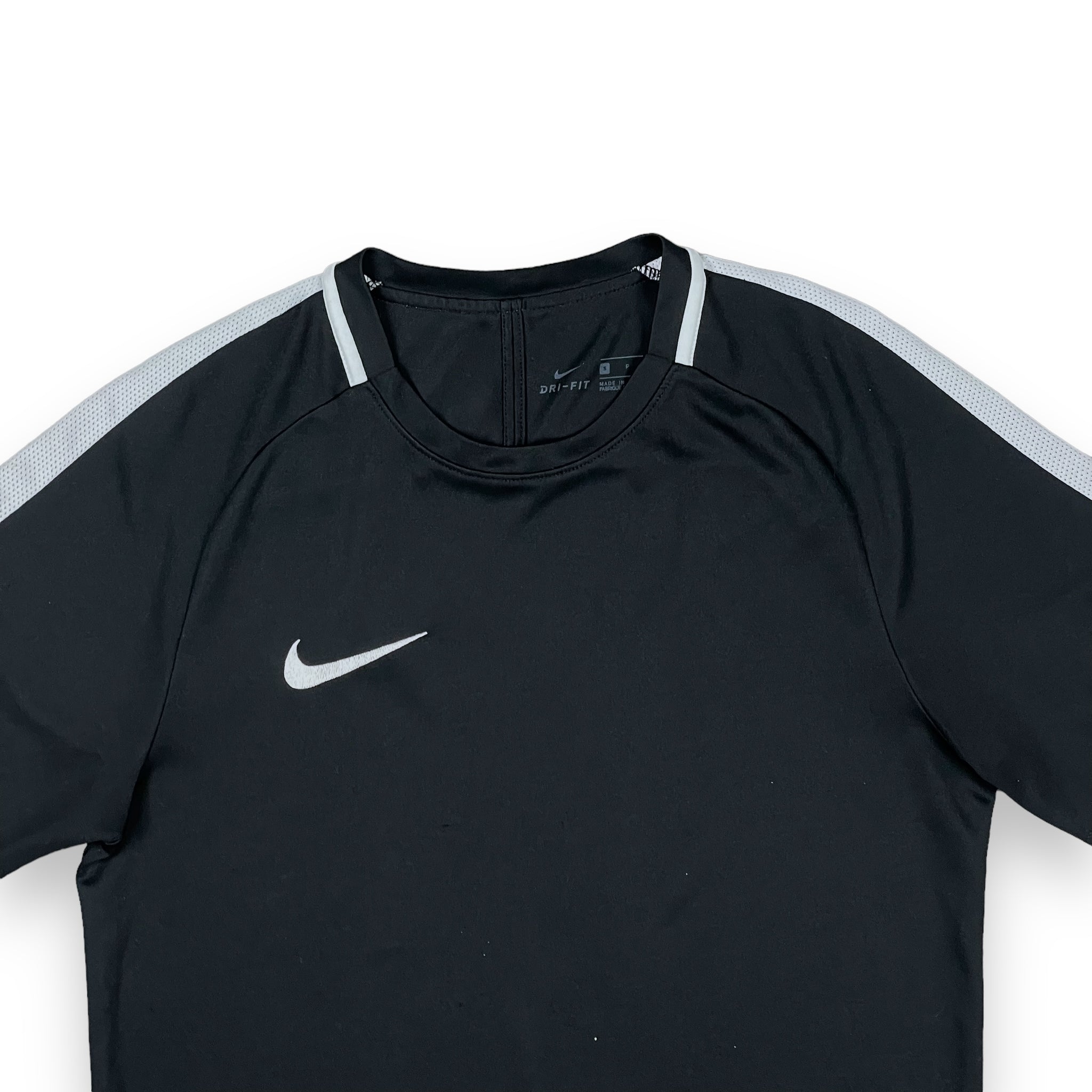 NIKE T-SHIRT (S)