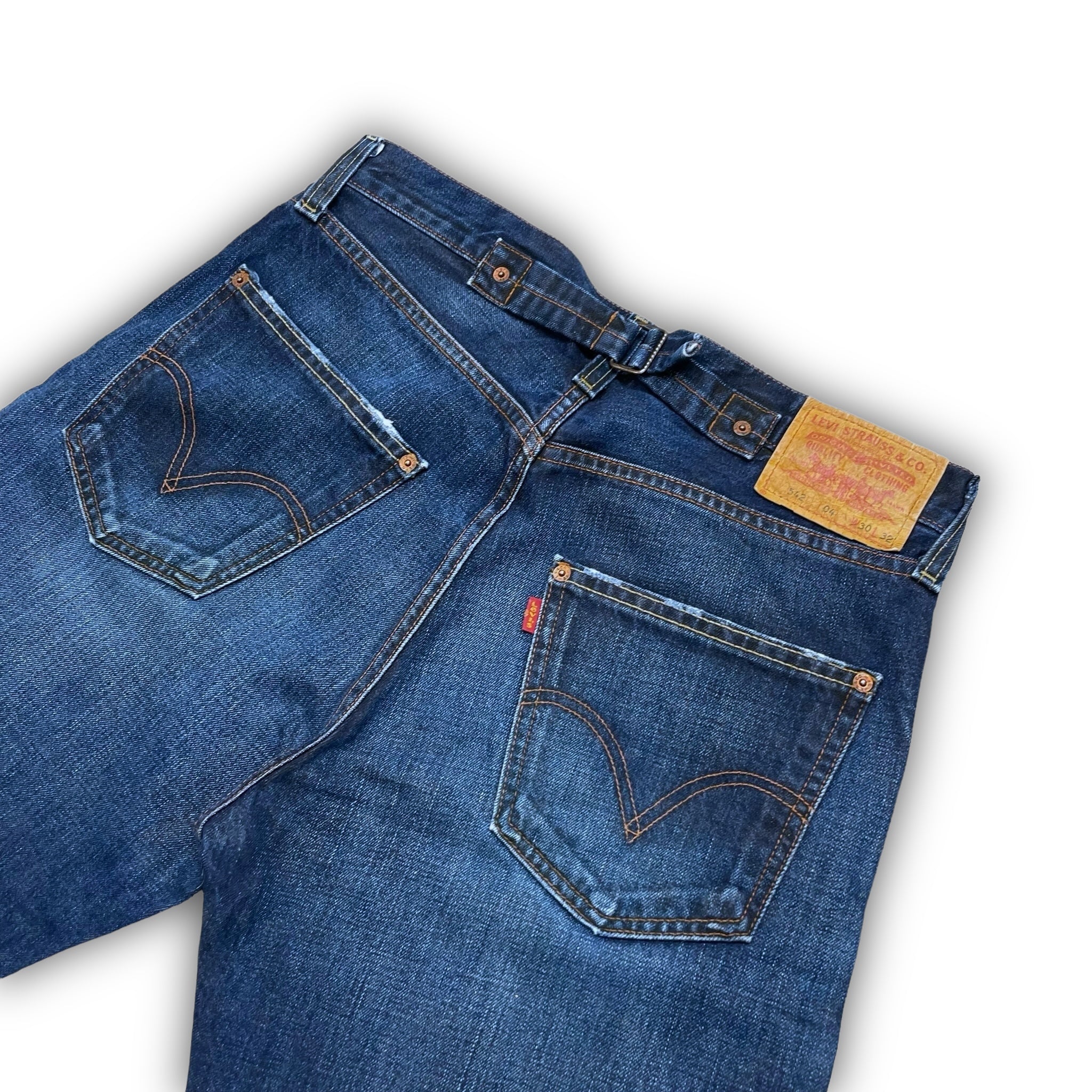 LEVIS JEANS (M)