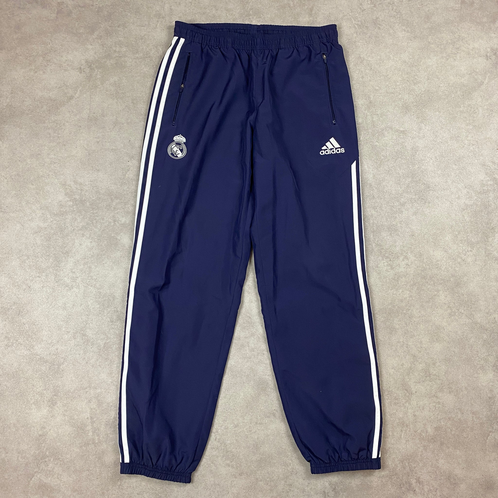 ADIDAS TRACKPANTS (L)